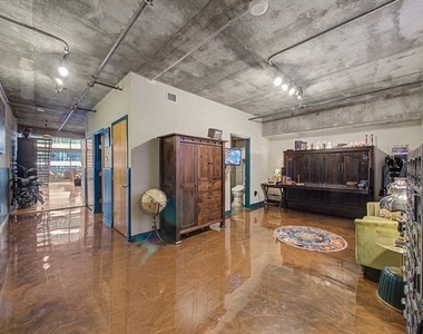 1999 Mckinney Avenue - Photo Thumbnail 3