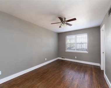 3217 Cedarcroft Lane - Photo Thumbnail 10