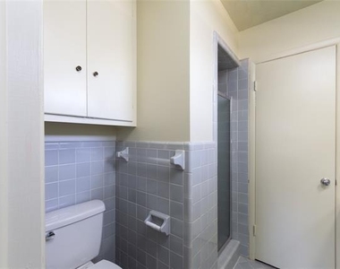 3217 Cedarcroft Lane - Photo Thumbnail 13