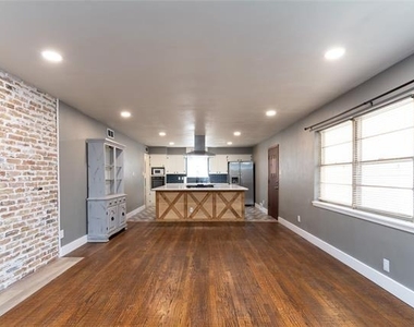 3217 Cedarcroft Lane - Photo Thumbnail 3