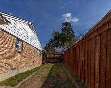 3217 Cedarcroft Lane - Photo Thumbnail 21