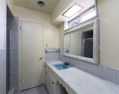 3217 Cedarcroft Lane - Photo Thumbnail 12