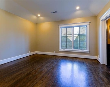 5230 Homer Street - Photo Thumbnail 11