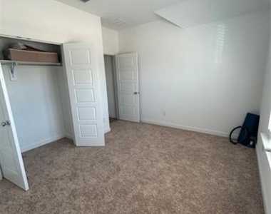 1806 Balfour Bend - Photo Thumbnail 2