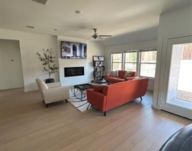 1806 Balfour Bend - Photo Thumbnail 8