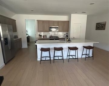 1806 Balfour Bend - Photo Thumbnail 7