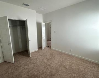 1806 Balfour Bend - Photo Thumbnail 4