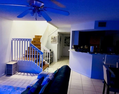8121 Southgate Boulevard - Photo Thumbnail 2