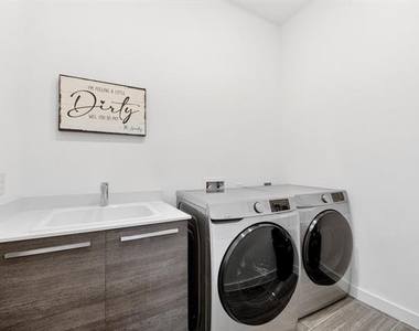 5174 Statesman Lane - Photo Thumbnail 18