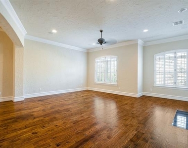 554 Rockingham Drive - Photo Thumbnail 4