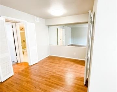 12888 Montfort Drive - Photo Thumbnail 2