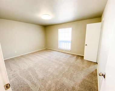 12888 Montfort Drive - Photo Thumbnail 8