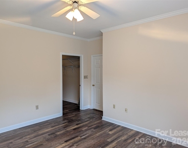 108 Pier 33 Drive - Photo Thumbnail 15