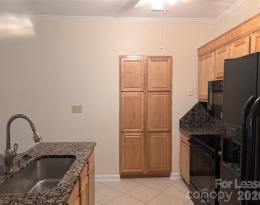 108 Pier 33 Drive - Photo Thumbnail 10