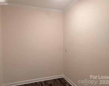 108 Pier 33 Drive - Photo Thumbnail 4