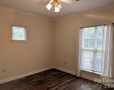 108 Pier 33 Drive - Photo Thumbnail 5