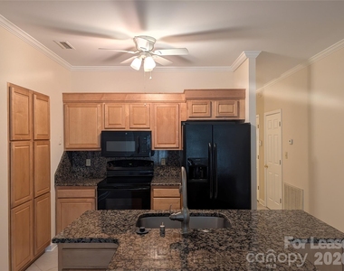 108 Pier 33 Drive - Photo Thumbnail 8