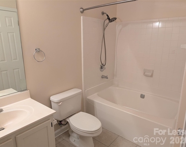 108 Pier 33 Drive - Photo Thumbnail 7