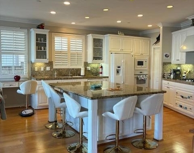1470 Viewpoint Drive - Photo Thumbnail 3
