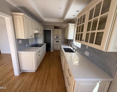 2371 Foster Avenue - Photo Thumbnail 7