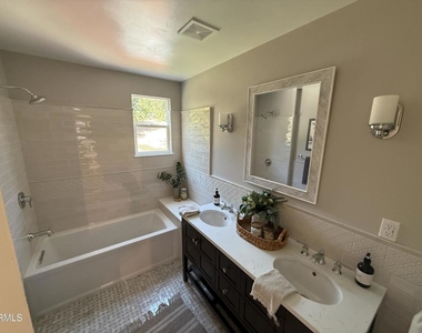 2371 Foster Avenue - Photo Thumbnail 9