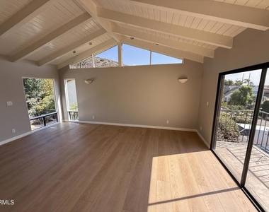 2371 Foster Avenue - Photo Thumbnail 12