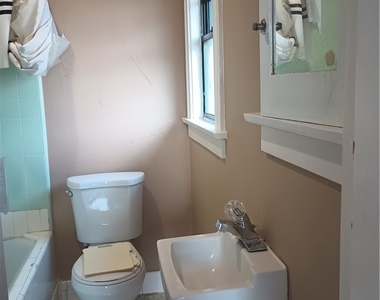 120 W Marshall Boulevard - Photo Thumbnail 1
