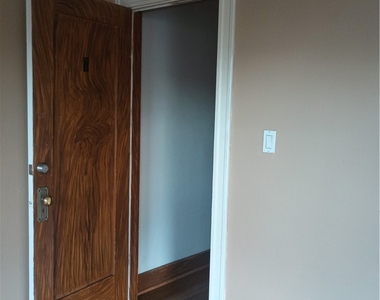 120 W Marshall Boulevard - Photo Thumbnail 3