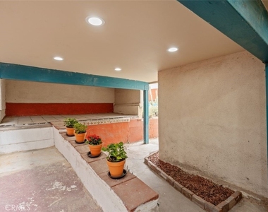 832 Cypress Avenue - Photo Thumbnail 14