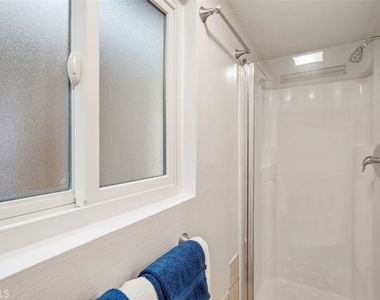 832 Cypress Avenue - Photo Thumbnail 11
