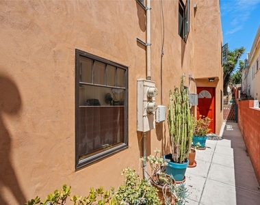 832 Cypress Avenue - Photo Thumbnail 1