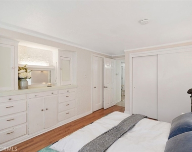 832 Cypress Avenue - Photo Thumbnail 5
