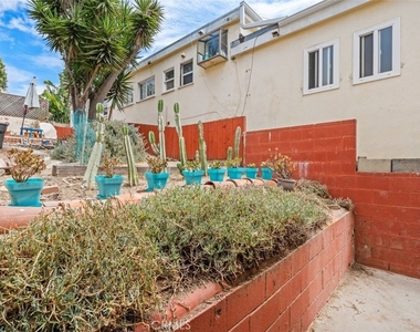 832 Cypress Avenue - Photo Thumbnail 17
