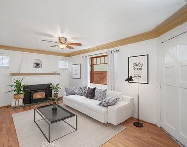 832 Cypress Avenue - Photo Thumbnail 2
