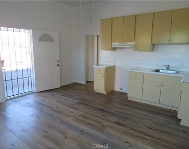 156 E Colden - Photo Thumbnail 2