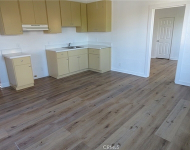 156 E Colden - Photo Thumbnail 1