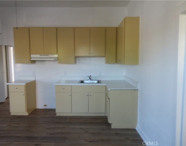 156 E Colden - Photo Thumbnail 3