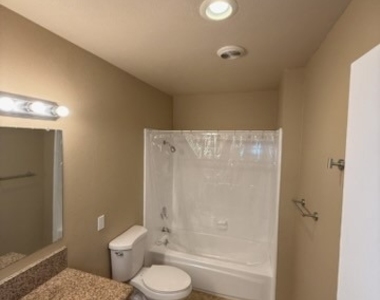 249 E Jackson Street - Photo Thumbnail 6