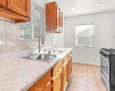 1192 Stringer - Photo Thumbnail 7
