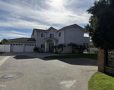 7011 N Liberty Drive - Photo Thumbnail 1