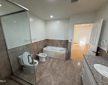 7011 N Liberty Drive - Photo Thumbnail 30