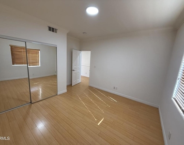7011 N Liberty Drive - Photo Thumbnail 15