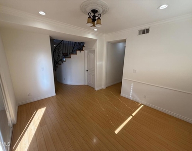 7011 N Liberty Drive - Photo Thumbnail 12