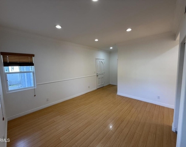 7011 N Liberty Drive - Photo Thumbnail 14