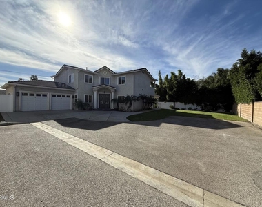 7011 N Liberty Drive - Photo Thumbnail 3