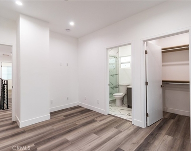2152 S West View - Photo Thumbnail 8