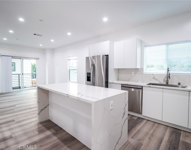 2152 S West View - Photo Thumbnail 2