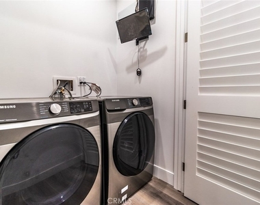 2152 S West View - Photo Thumbnail 23