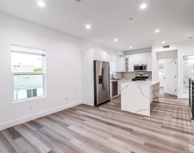2152 S West View - Photo Thumbnail 5