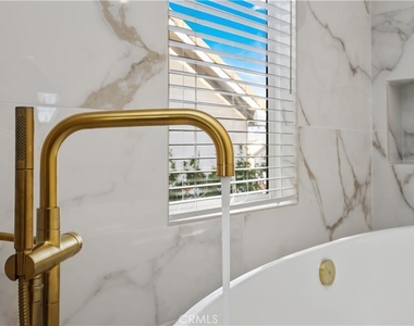 23679 Ridgeway - Photo Thumbnail 17